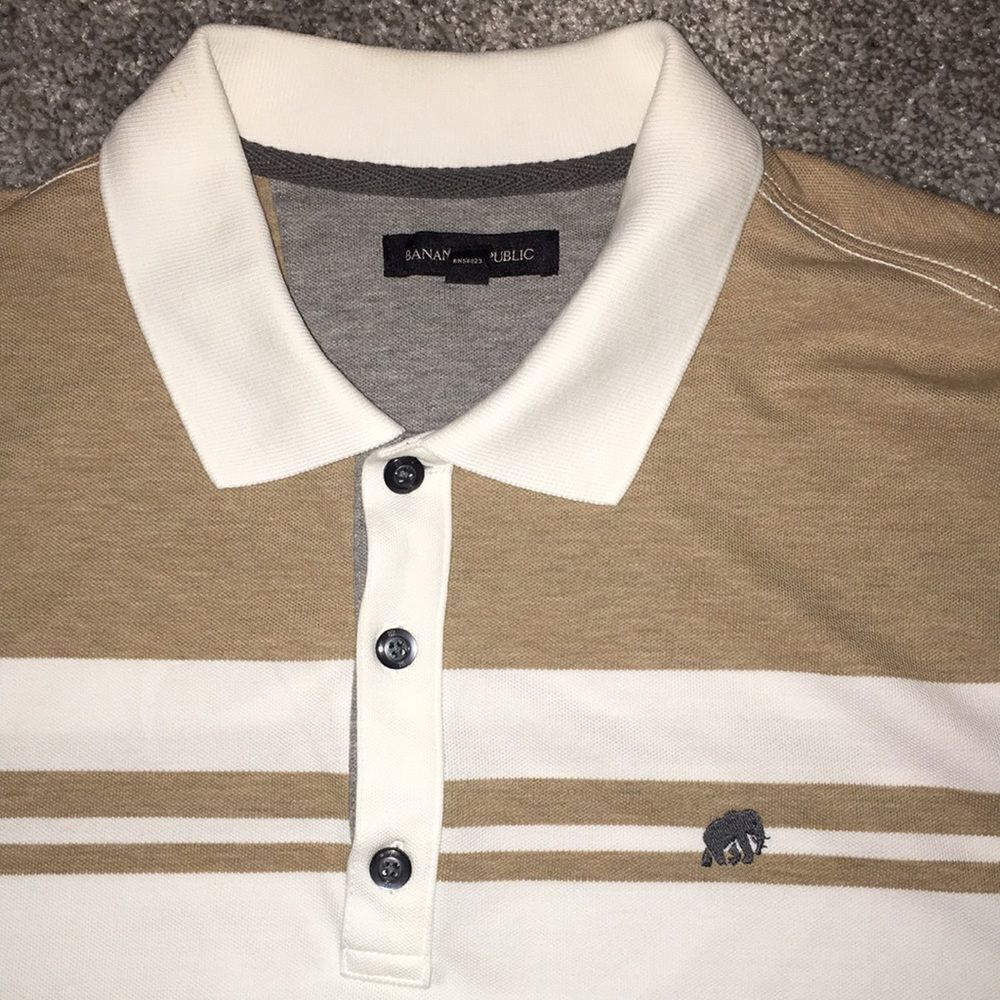 Banana republic white with tan & gray accent and elephant golf polo shirt XL